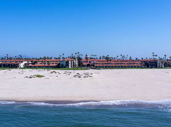 Zachari Dunes on Mandalay Beach, Curio Collection by Hilton allows check-in for 18 year-old guests