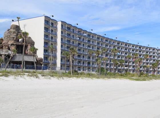 Days Inn by Wyndham Panama City Beach/Ocean Front allows check-in for 18 year-old guests