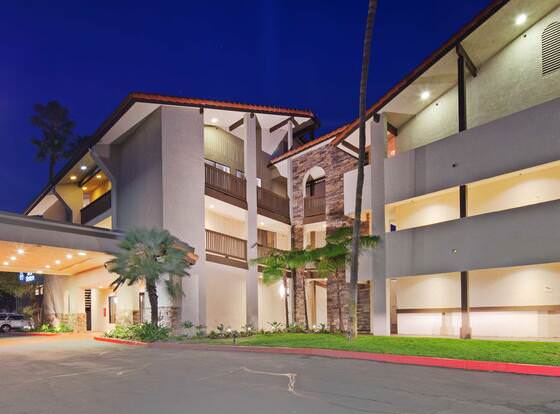 Best Western Carlsbad by the Sea allows check-in for 18 year-old guests