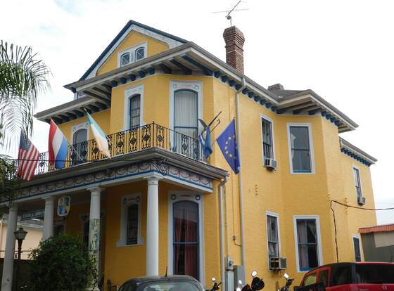 India House Backpackers Hostel allows check-in for 18 year-old guests