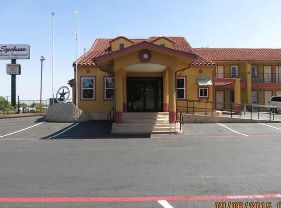 Taylor village inn and suites allows check-in for 18 year-old guests