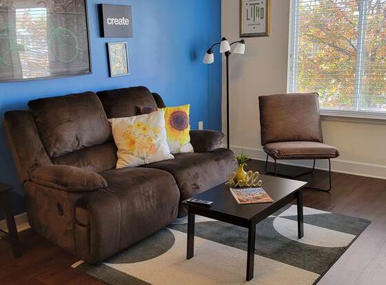 FRONTDESK The Edison Apts Plaza Midwood Charlotte allows check-in for 18 year-old guests