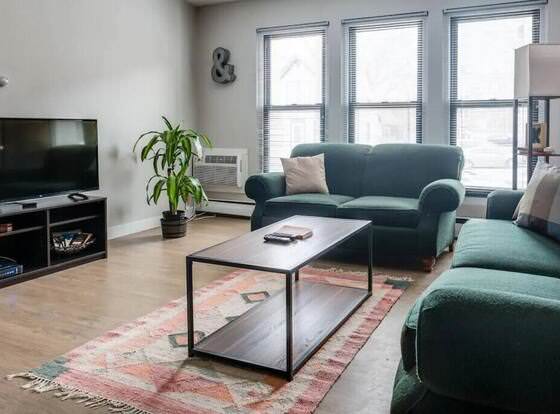 FRONTDESK East Side Milwaukee Brady St. allows check-in for 18 year-old guests