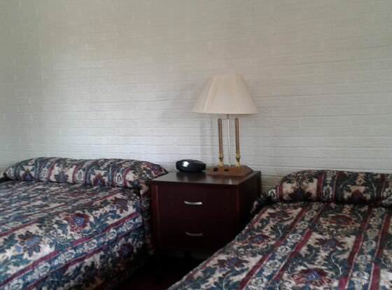 Motel Plaza allows check-in for 18 year-old guests