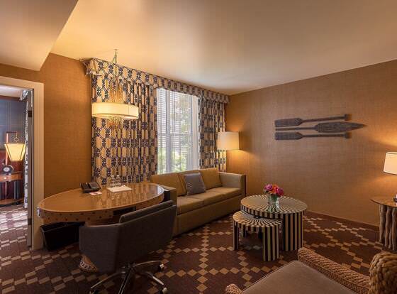 Kimpton Riverplace Hotel, an IHG Hotel allows check-in for 18 year-old guests