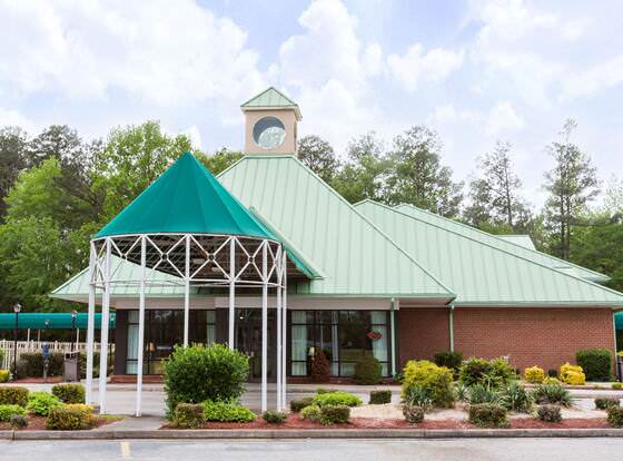 Days Inn by Wyndham Petersburg/South Fort Lee allows check-in for 18 year-old guests