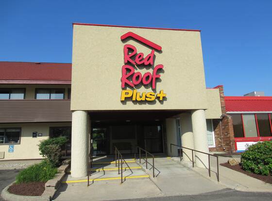Red Roof Inn PLUS+ Ann Arbor - U of Michigan North allows check-in for 18 year-old guests