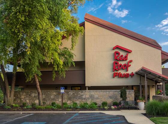 Red Roof Inn PLUS+ Columbus - Dublin  allows check-in for 18 year-old guests