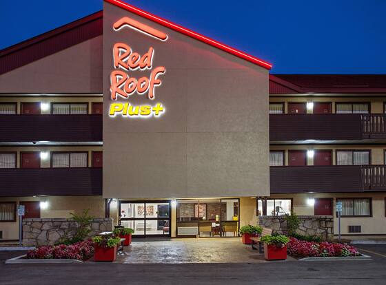 Red Roof Inn PLUS+ Nashville Fairgrounds allows check-in for 18 year-old guests