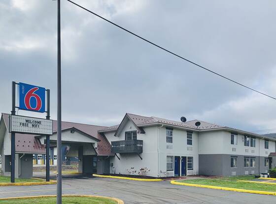 Motel 6 McGraw, NY - Cortland allows check-in for 18 year-old guests