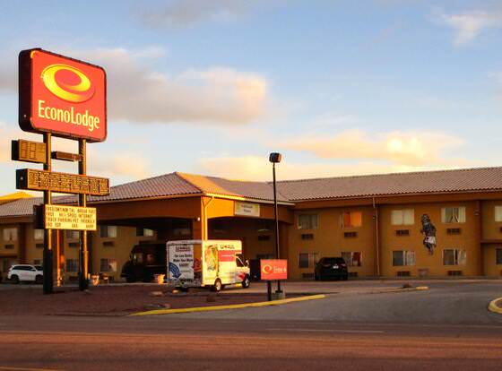 Econo Lodge Gallup allows check-in for 18 year-old guests