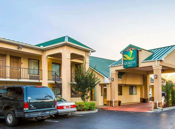 Quality Inn Dahlonega Near University allows check-in for 18 year-old guests
