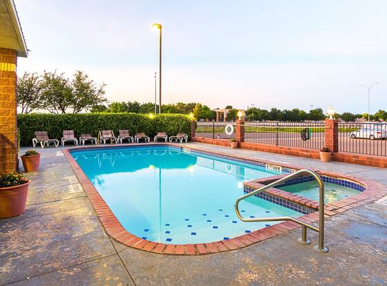 Quality Suites allows check-in for 18 year-old guests