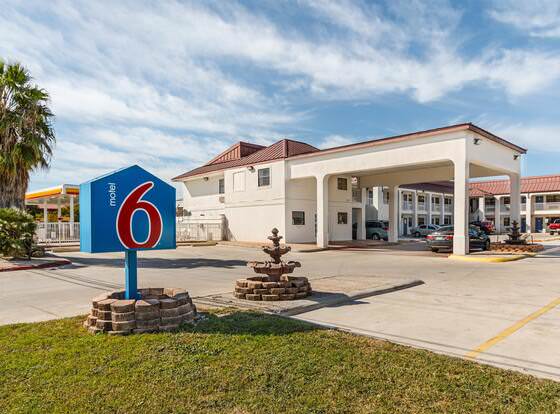 Motel 6 San Marcos, TX - North allows check-in for 18 year-old guests
