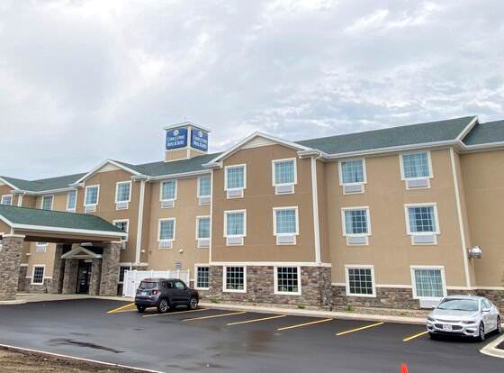 Cobblestone Hotel & Suites - Austin allows check-in for 18 year-old guests