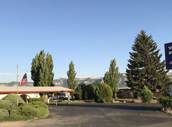 White Eagle Inn & Vacation Rental allows check-in for 18 year-old guests