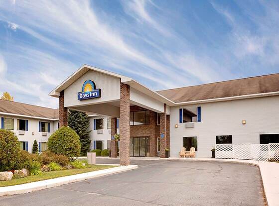 Days Inn by Wyndham Cadillac allows check-in for 18 year-old guests