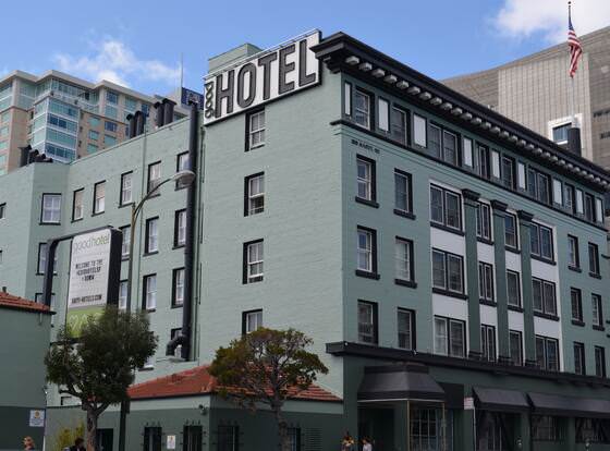 Good Hotel allows check-in for 18 year-old guests