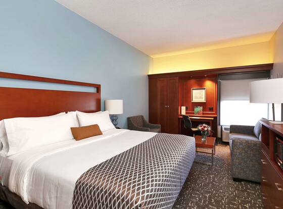 Best Western Plus Bellingham allows check-in for 18 year-old guests