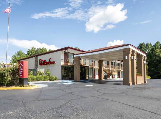 Red Roof Inn West Point allows check-in for 18 year-old guests