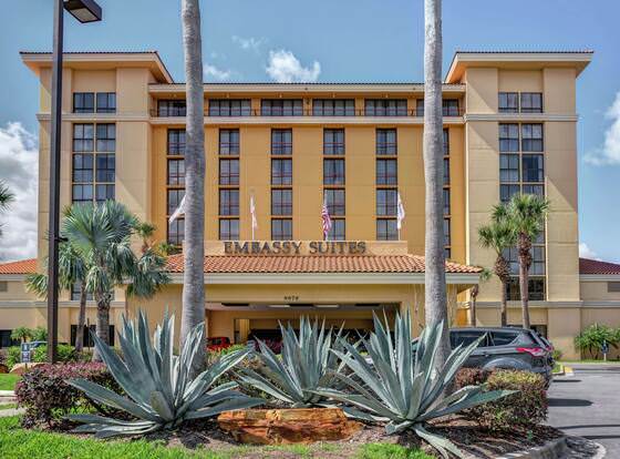 Embassy Suites by Hilton Orlando International Dr Conv Ctr allows check-in for 18 year-old guests
