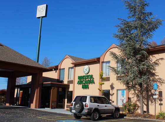 Bristol Arcadia Inn allows check-in for 18 year-old guests