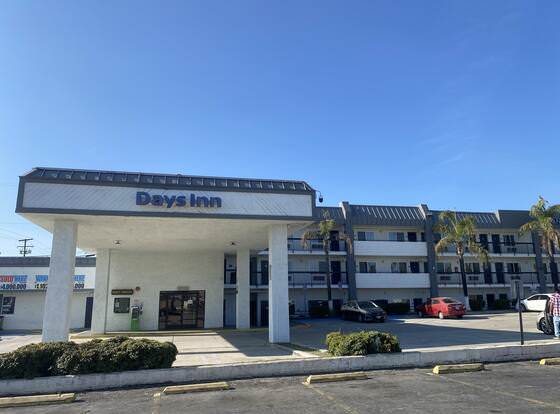 Days Inn by Wyndham Ontario Airport allows check-in for 18 year-old guests