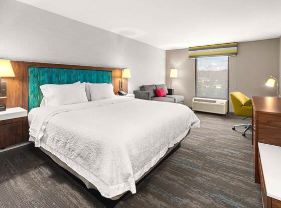 Hampton Inn Seekonk allows check-in for 18 year-old guests