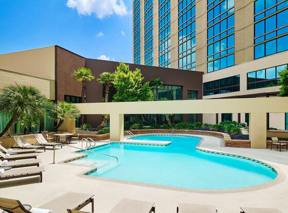 DoubleTree by Hilton San Antonio Airport allows check-in for 18 year-old guests