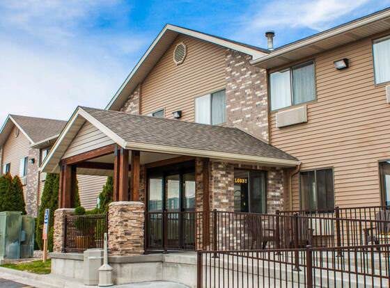 Quality Inn allows check-in for 18 year-old guests