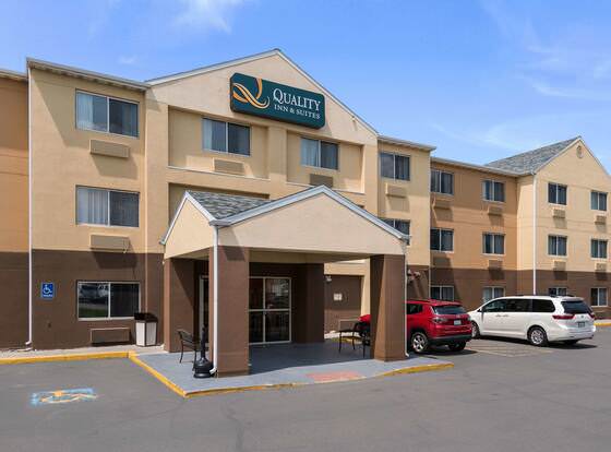 Quality Inn & Suites allows check-in for 18 year-old guests
