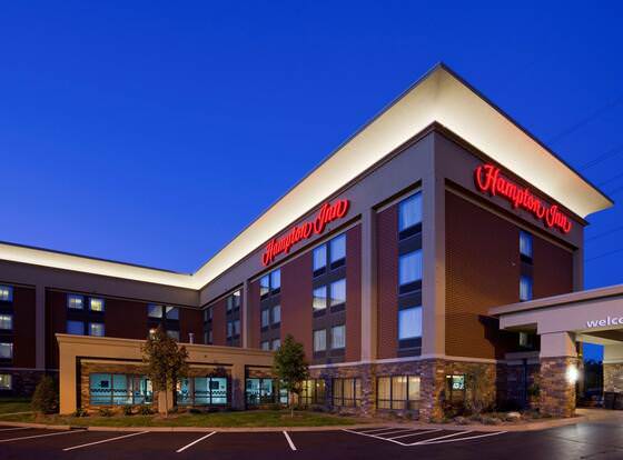 Hampton Inn Minneapolis NW Maple Grove allows check-in for 18 year-old guests
