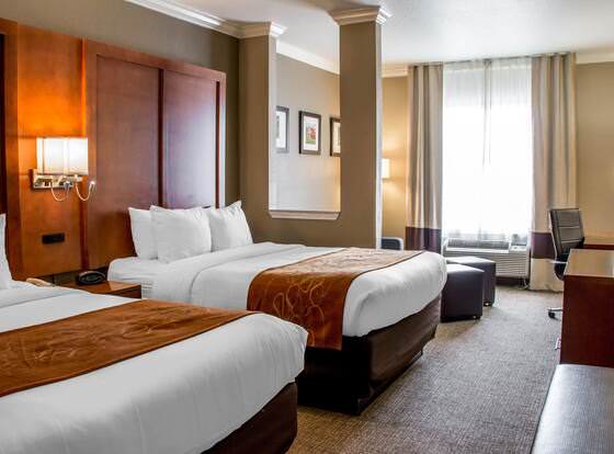 Comfort Suites - New Braunfels allows check-in for 18 year-old guests