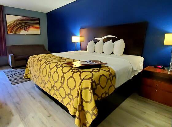 Baymont by Wyndham London KY allows check-in for 18 year-old guests