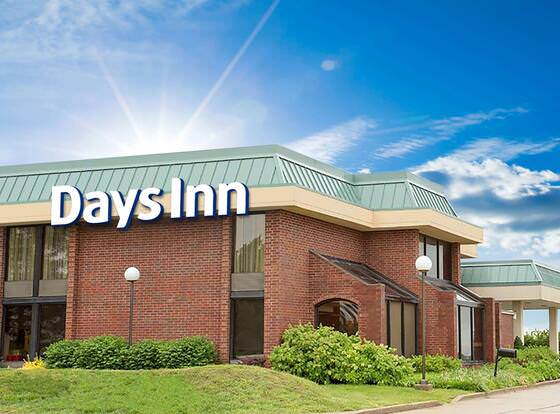 Days Inn by Wyndham Rolla allows check-in for 18 year-old guests