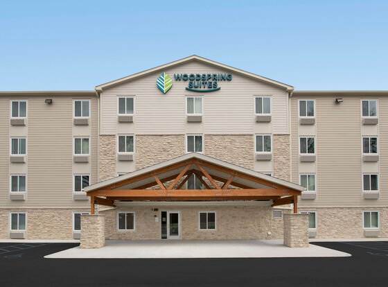 WoodSpring Suites Pecos allows check-in for 18 year-old guests