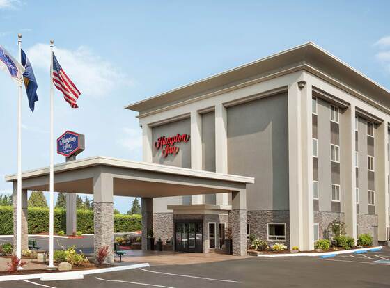 Hampton Inn Clackamas allows check-in for 18 year-old guests