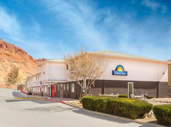 Days Inn by Wyndham Moab allows check-in for 18 year-old guests