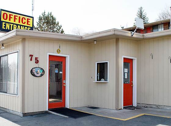 Travelodge by Wyndham Klamath Falls allows check-in for 18 year-old guests