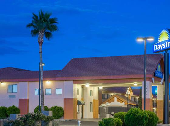 Days Inn by Wyndham Tucson Airport allows check-in for 18 year-old guests