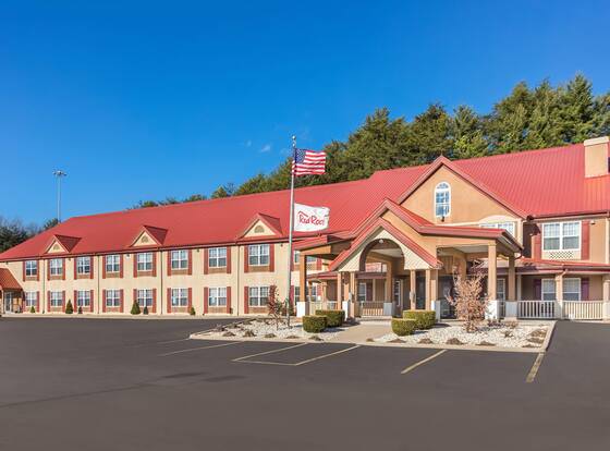 Red Roof Inn & Suites Corbin allows check-in for 18 year-old guests