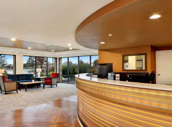 Comfort Inn Bellingham allows check-in for 18 year-old guests