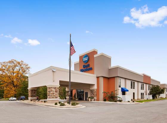 Best Western Delta Inn allows check-in for 18 year-old guests
