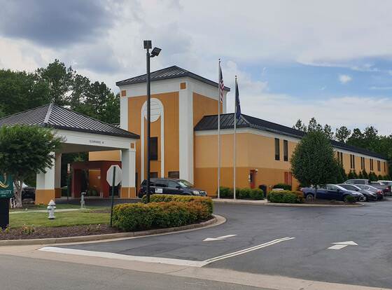 Quality Inn Richmond Airport allows check-in for 18 year-old guests