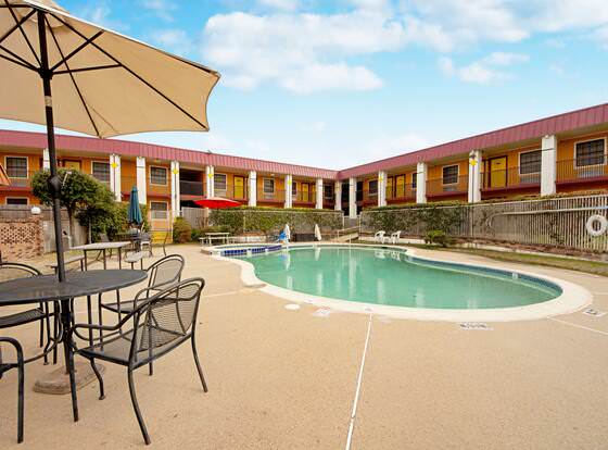 Economy Inn & Suites allows check-in for 18 year-old guests