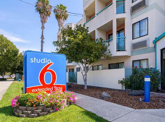 Studio 6 Concord, CA allows check-in for 18 year-old guests