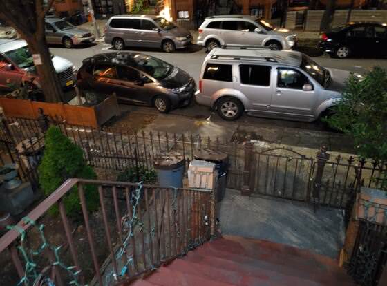 Brownstone sleeps 12 guests 25mins 2 NYC allows check-in for 18 year-old guests