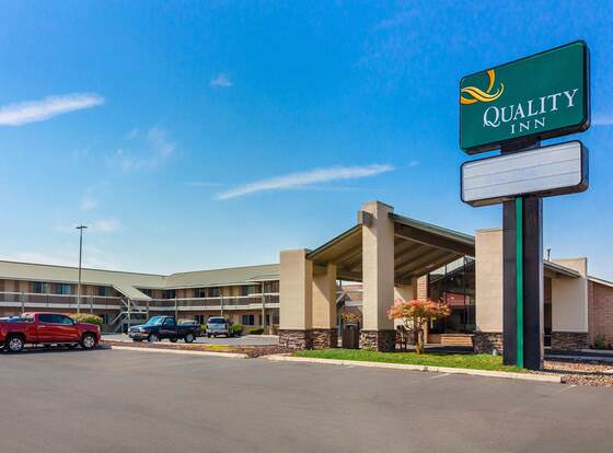 Quality Inn Yakima near State Fair Park allows check-in for 18 year-old guests