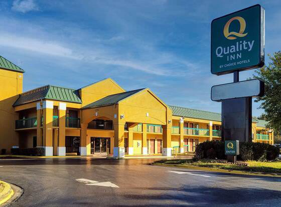 Quality Inn Fort Campbell allows check-in for 18 year-old guests