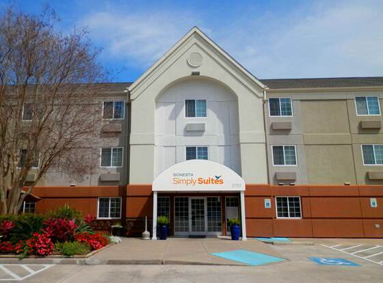 Sonesta Simply Suites Houston – NASA Clear Lake allows check-in for 18 year-old guests